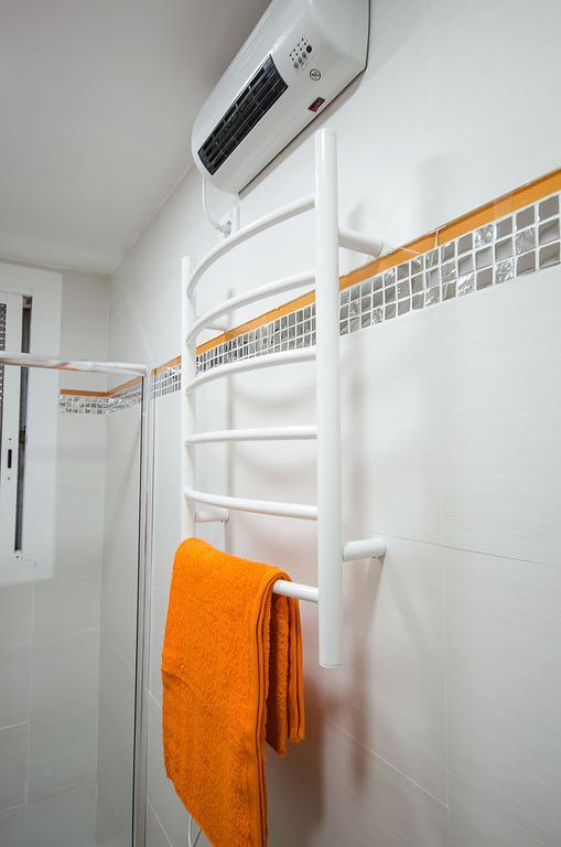 Oscar Apartments Estacion Sitges Buitenkant foto