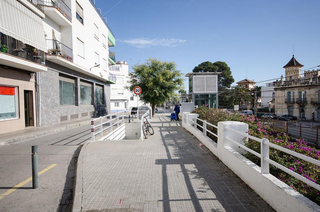 Oscar Apartments Estacion Sitges Buitenkant foto